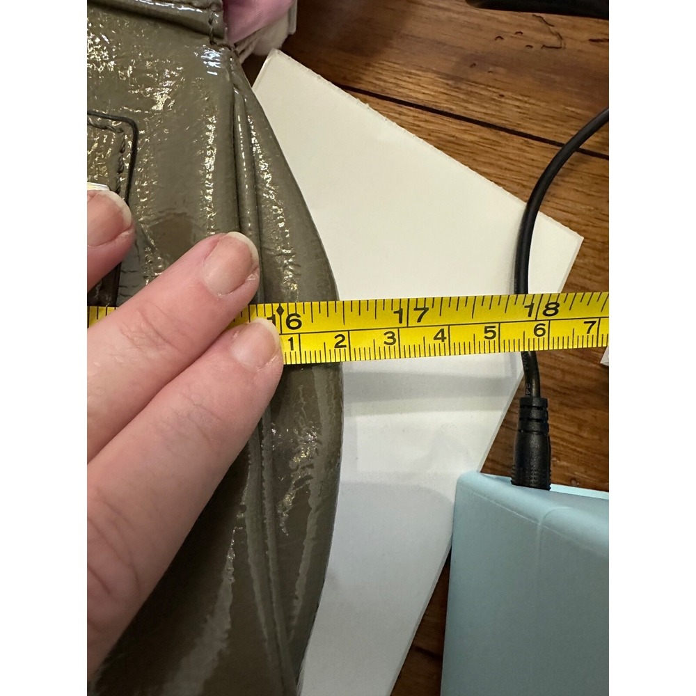 guess olive clutch purse new - Picture 6 of 6